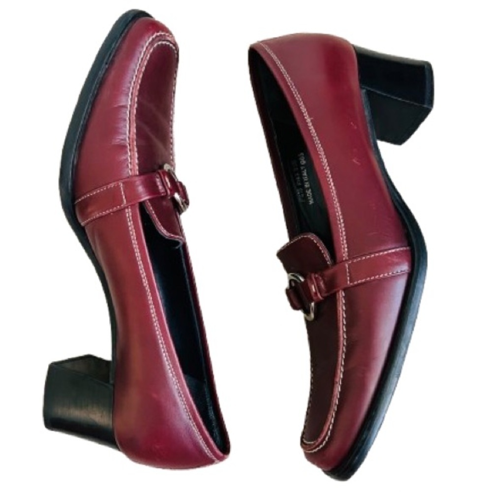 Coach Heeled Burgundy/Silver Loafers
Size 8.5 - Picture 3 of 9